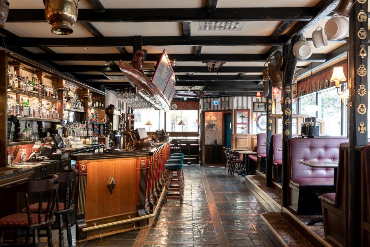 Hotel Bishops Arms Koeping Экстерьер фото