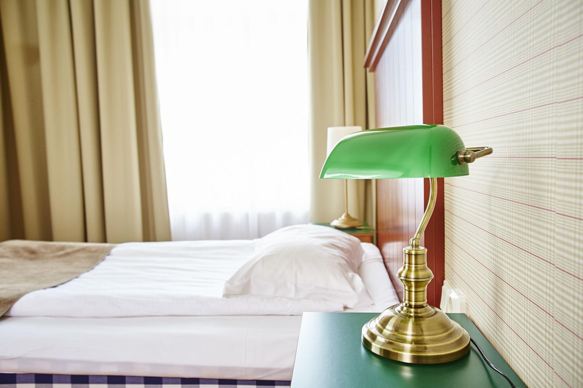 Hotel Bishops Arms Koeping Экстерьер фото
