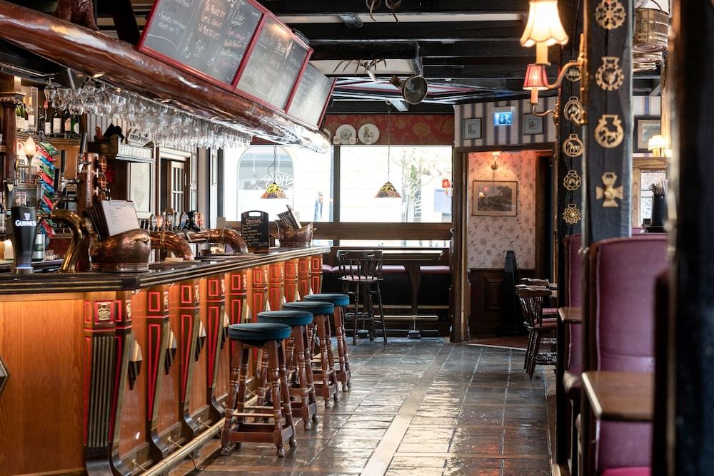 Hotel Bishops Arms Koeping Экстерьер фото