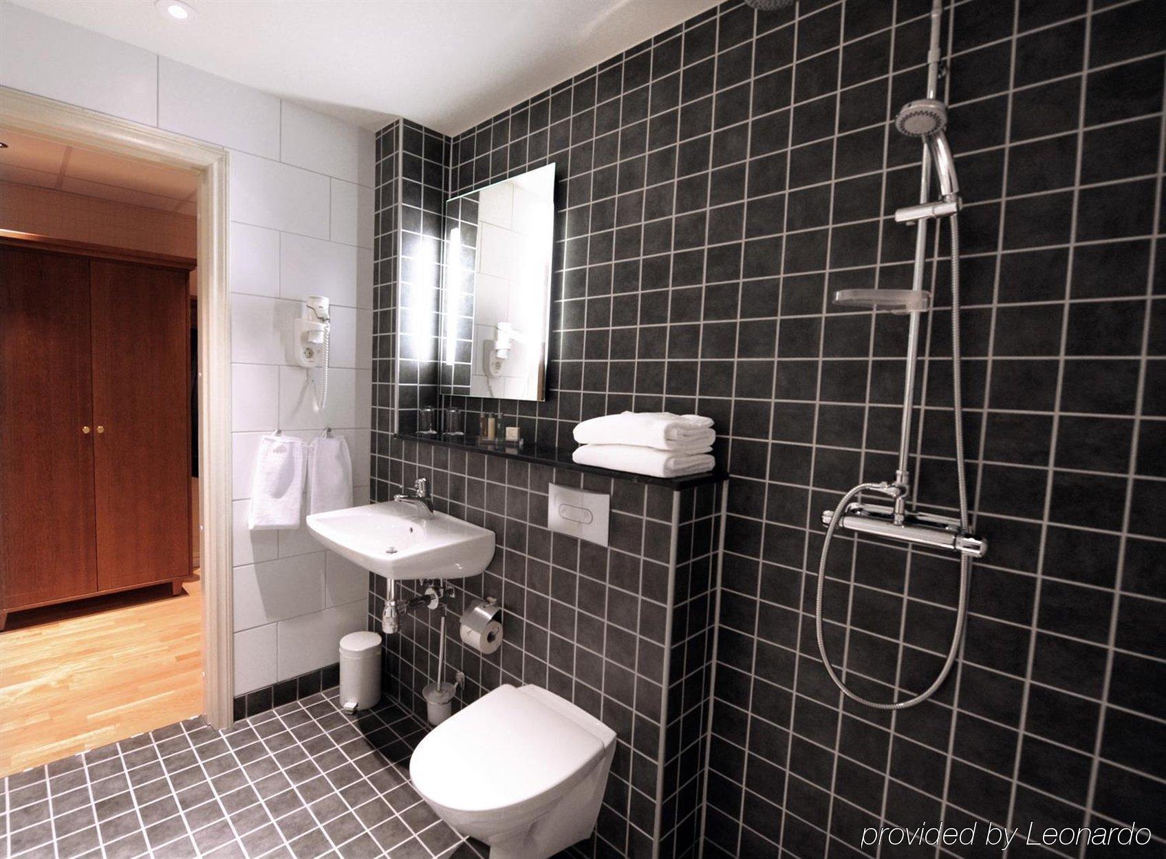 Hotel Bishops Arms Koeping Экстерьер фото