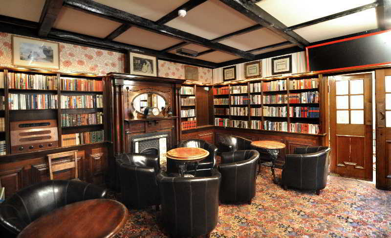 Hotel Bishops Arms Koeping Интерьер фото